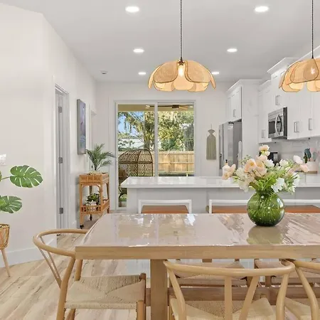 New Enchanting Retreat By Marina, 1Mi To Downtown And A Short Drive To Beach